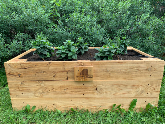 Bac à jardinage en bois au sol