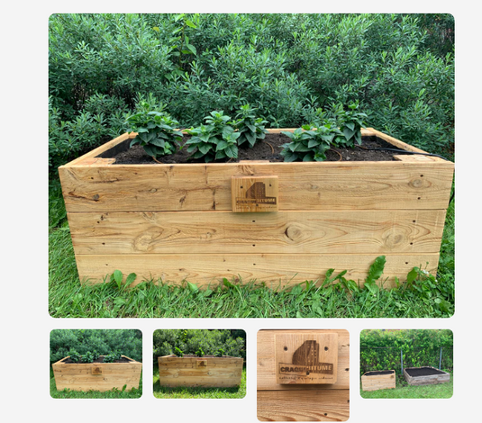 Bac à jardinage en bois au sol