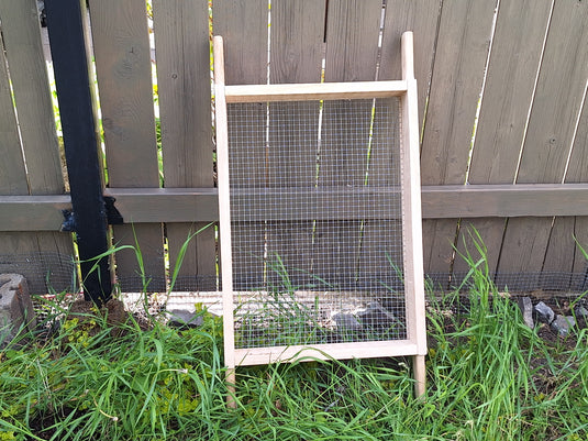 Tamis à compost en bois – artisanal