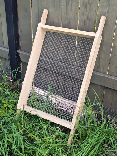 Tamis à compost en bois – artisanal