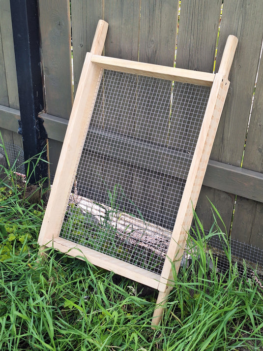 Tamis à compost en bois – artisanal